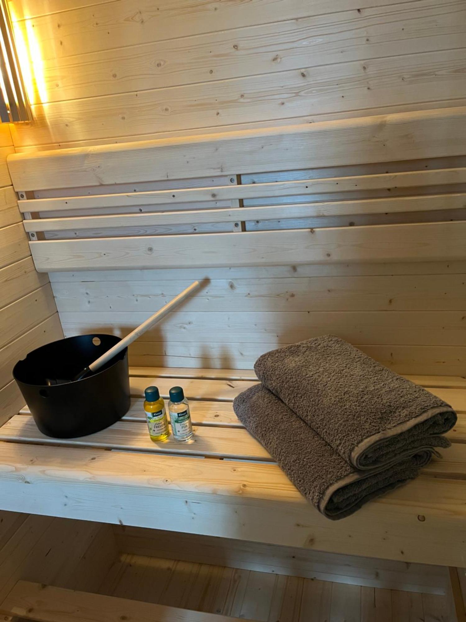 Aner2 Stylische Mit Sauna In Weisser Hirsch